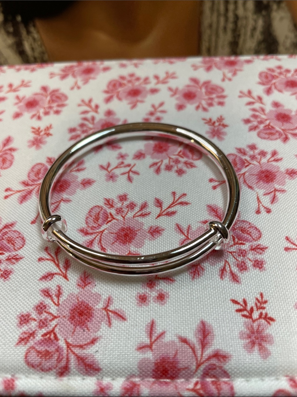 Silver Tone Expandable Bangle Bracelet - Silver NWOT SIZE 6.5